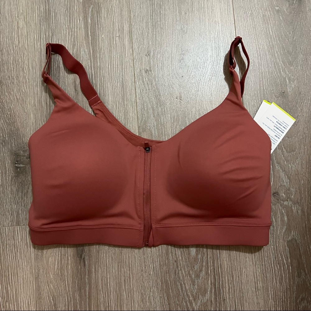 Old Navy Powersoft Zip-Front Sports Bra